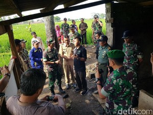 Dandim Cianjur Buatkan Rumah Keluarga yang Masak Makanan Busuk