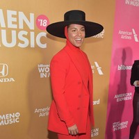 Tampil tanpa makeup, membuat diva R&B ini merasa benar-benar bebas. Kita menaruh banyak batasan pada diri sendiri, kepada orang lain, masyarakat memberi batasan pada kita, dengan cara yang sangat beragam, aku muak dengan itu, sudah cukup, ungkap penyanyi 37 tahun ini kepada Today pada 2016 silam. (Foto: Getty Images)