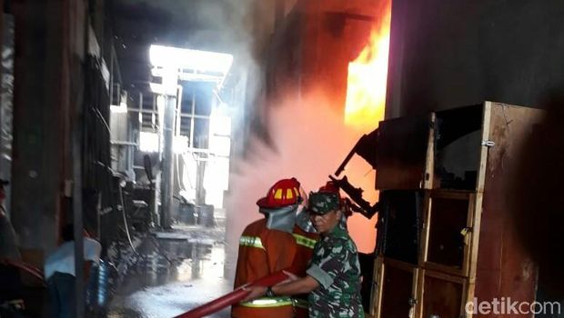 Pabrik Kayu Lapis di Purworejo Terbakar