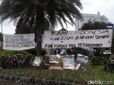 Potret Eks Pekerja PT Freeport 6 Hari Nginap di Depan Istana