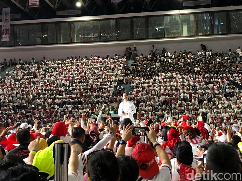 Jokowi: Saya Pertaruhkan Jabatan dan Reputasi untuk Bangsa ini Jokowi: Saya Pertaruhkan Jabatan dan Reputasi untuk Bangsa ini