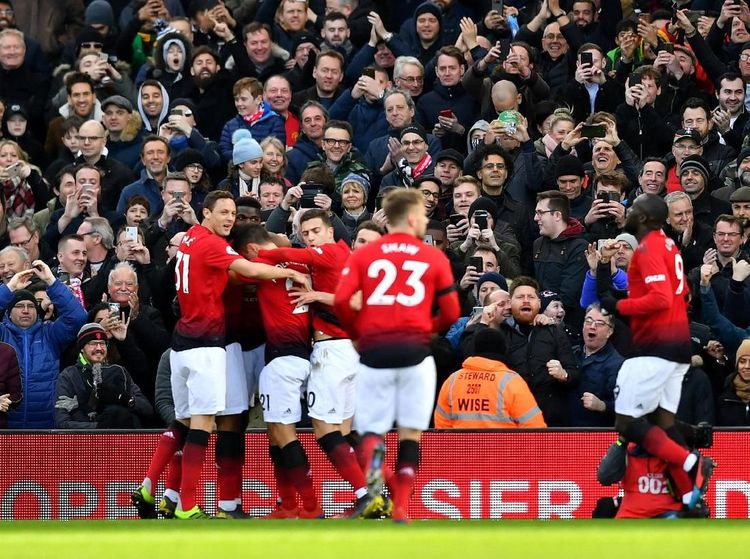 Red Hot Manchester United Menembus Empat Besar
