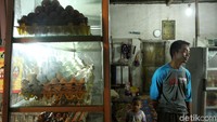 Seperti pedagang telur asin ini.