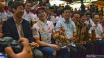 Seru! Marquez Menari dan Main Angklung di Saung Mang Udjo