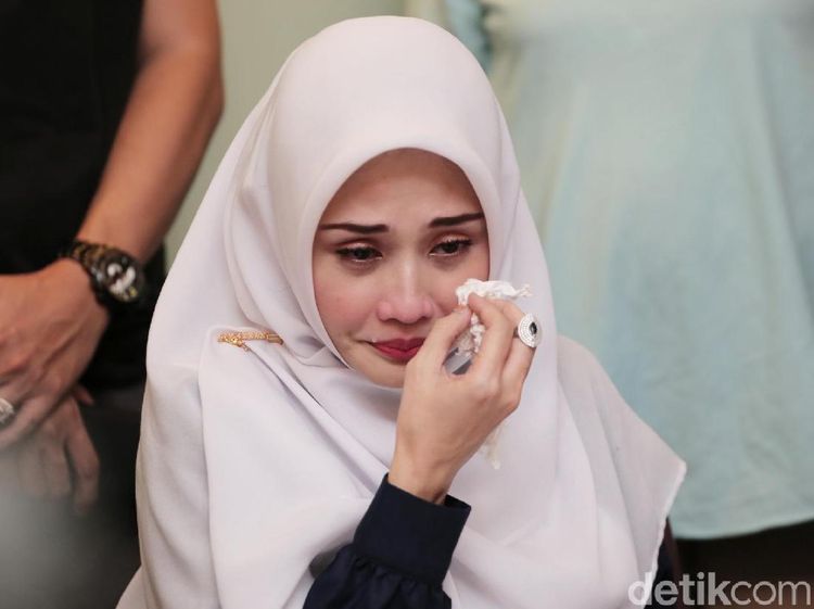 Tangisan Istri Mandala Shoji