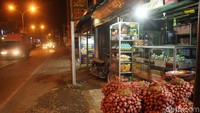 Dulu, Jalan Pantura ibarat sungai yang memberikan penghidupan terhadap kota maupun kabupaten yang dilaluinya. Nama kota Cirebon, Brebes, Tegal, dan kota lainnya di Jalur Pantura dulu juga begitu dikenal.