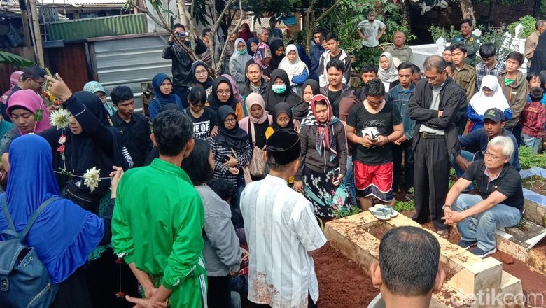 Kesaksian Ayah Lihat Anak Terseret Air Tanggul Jebol Pasirjati Kesaksian Ayah Lihat Anak Terseret Air Tanggul Jebol Pasirjati