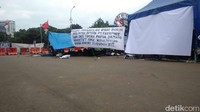 Para eks pekerja PT Freeport ini telah berada di Jakarta selama 7 bulan. Mereka tiba di Jakarta dari Timika, Papua pada 1 Agustus 2018 lalu menggunakan kapal laut.