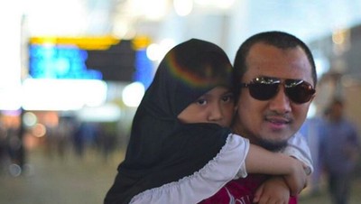 8 Momen Kedekatan Yusuf Mansur Bersama Buah Hatinya