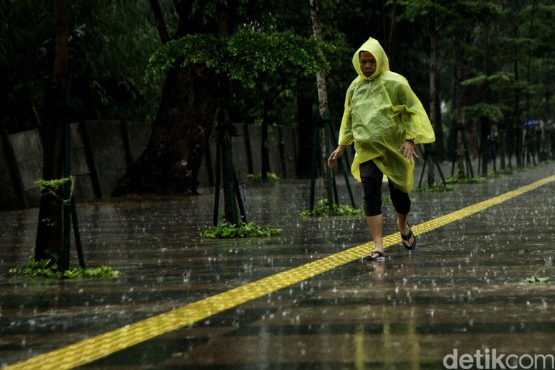 Hujan Disertai Angin Kencang Diprediksi Terjadi di Jakarta Hari Ini Hujan Disertai Angin Kencang Diprediksi Terjadi di Jakarta Hari Ini
