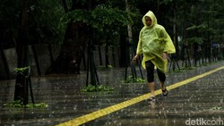 Siang Panas Terik tapi Hujan Deras Sore Hari? BMKG Ungkap Penyebabnya