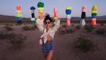Foto: Menang 2 Grammy, Ini Gaya Dua Lipa Keliling Dunia