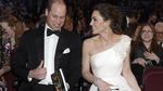 Pakai Gaun Panjang, Kate Middleton Diawasi Pangeran William