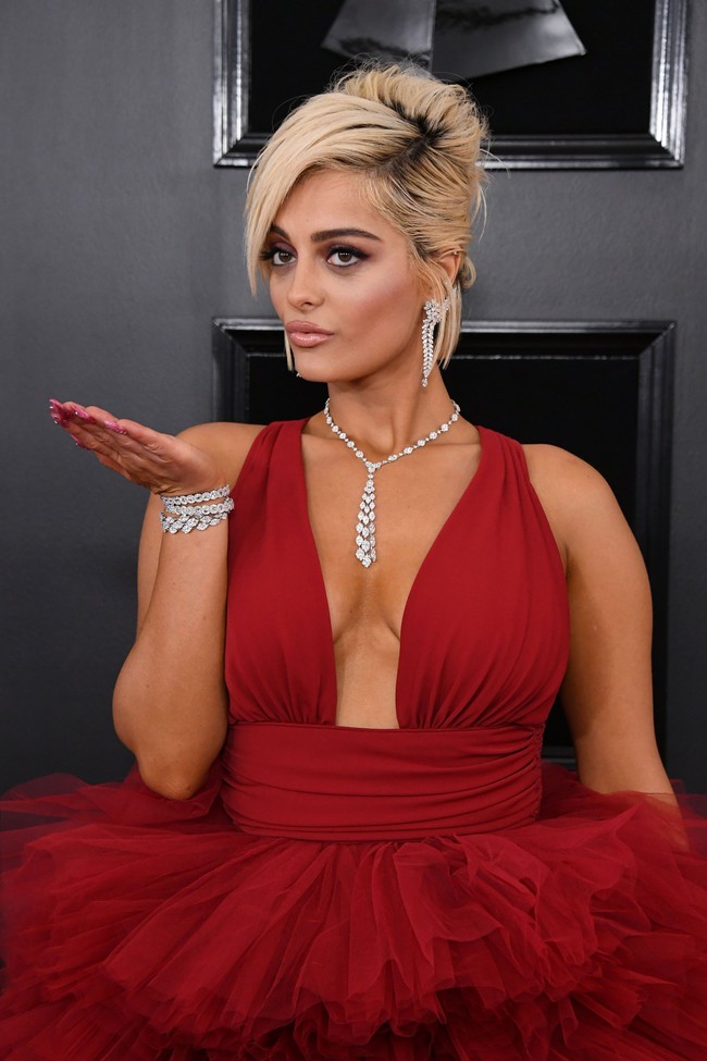 ebe Rexha menjadi salah satu nominator di Grammy Awards 2019 untuk kategori Best New Artist dan Best Country Duo/Group Performance. Ini merupakan pertama kalinya Bebe Rexha mendapat nominasi di ajang penghargaan musik bergengsi dunia itu. Foto: Getty Images