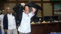 Turut hadir, pejabat eselon I Kementerian ESDM seperti Dirjen Migas Djoko Siswanto, Dirjen Minerba Bambang Gatot, Dirjen Ketenagalistrikan Andy Noorsaman Someng, Kepala SKK Migas Dwi Soetjipto, Plh Kepala BPH Migas, Direktur Utama Pertamina Nicke Widyawati, Direktur Utama PT PGN, dan jajaran direksi PT PLN.