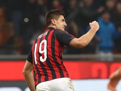 Di menit ke-62 Piatek mampu menambah poin untuk Milan.