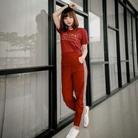 Aku udah nggak di Indomaret lagi. Maaf aku nggak bisa sebutin perusahaannya. Sebenarnya aku punya sedikit masalah dulu makanya aku resign, terang Siroh. Foto: Instagram