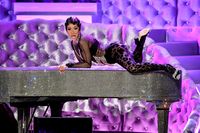 Mewah, Cardi B Hadiahi Bayinya Gelang Berlian Rp 83 Juta