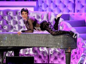 Twerking! Cardi B Panaskan Panggung Grammy Awards 2019