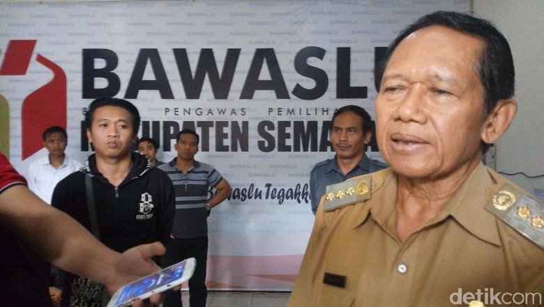 Bawaslu Periksa Bupati Semarang Terkait Deklarasi Dukung Jokowi Bawaslu Periksa Bupati Semarang Terkait Deklarasi Dukung Jokowi