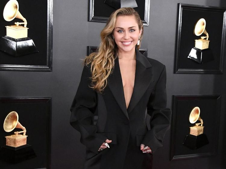 Miley Cyrus Kok Sendirian di Grammy Awards 2019?