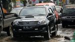 Duh! Jalan KH Noer Ali Kota Bekasi Rusak Parah