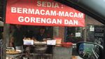 Netizen Kompak Bikin Meme Spanduk Gorengan yang Jadi Viral
