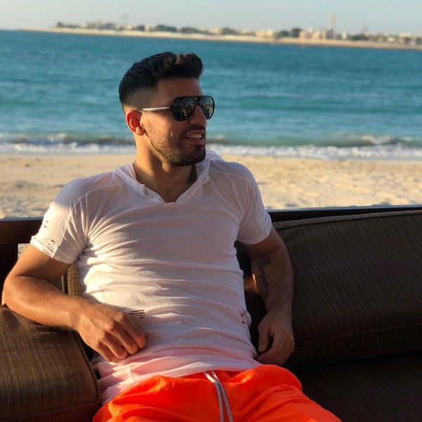 Gaya santai Aguero saat di Abu Dhabi (Instagram/10aguerosergiokun)