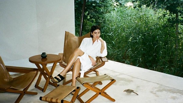 Dua Lipa menikmati resor gaya safari di Tiger Safari, Taman Nasional Rathambore di India (dualipa/Instagram) Dua Lipa menikmati resor gaya safari di Tiger Safari, Taman Nasional Rathambore di India (dualipa/Instagram)