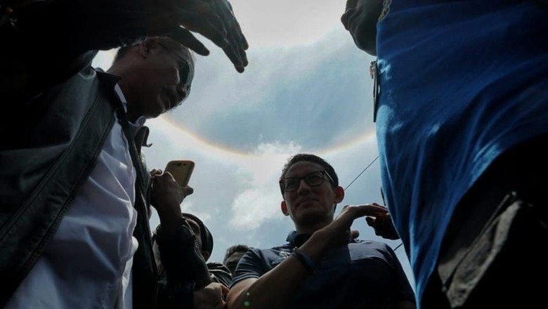 Tokoh Desa Herjosari Kaitkan Kedatangan Sandiaga dengan Cincin Matahari Tokoh Desa Herjosari Kaitkan Kedatangan Sandiaga dengan Cincin Matahari