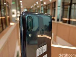 Unboxing Samsung Galaxy M20 yang Bidik #SobatAntiLowbat