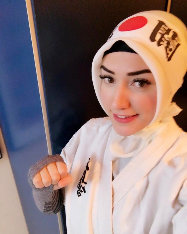 Sati memenangkan banyak pertandingan. Ia pernah menyabet medali emas pada Turkish Open, dua medali emas pada Middle East Champion, dan masih banyak lagi prestasi lainnya. Foto: Instagram