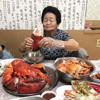 Kenalan dengan Kim Young-won, Nenek 78 Tahun yang Suka Mukbang