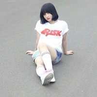 Awalnya banyak yang posting foto aku, ada di Path, Twitter, Instagram, Facebook juga banyak, terus di dagelan dan meme komik kayak gitu. Ya tiba-tiba banyak yang follow Instagram aku juga, kata Siroh saat tampil di acara televisi Bukan Empat Mata pada 2015 lalu. Foto: Instagram