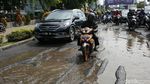 Duh! Jalan KH Noer Ali Kota Bekasi Rusak Parah