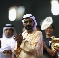 Pada 1979, Raja Dubai menggelar pesta pernikahan kerajaan yang paling mahal. Pernikahan paling mewah sepanjang sejarah adalah pernikahan penguasa Dubai, Sheikh Mohammed Rashid al Maktoum dan Hind Bint Maktoum. Pernikahan ini menelan biaya USD 137 juta, lebih dari dua kali lipat pernikahan Pangeran William dan Kate Middleton. Pernikahan mewah ini berlangsung seminggu penuh di stadion berkapasitas 20.000 orang. Keluarga kerajaan saat itu juga menyewa 34 jet pribadi untuk mengangkut tamu-tamu mereka ke acara tersebut. Foto: Getty Images