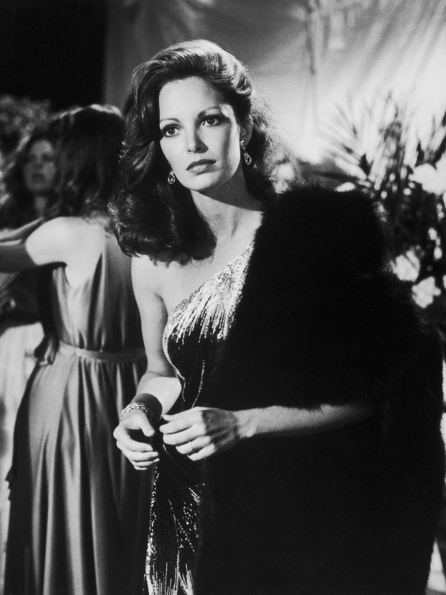 Jaclyn Smith adalah satu dari tiga bintang utama dari serial TV Charlies Angels. Serial ini tayang dari akhir 1976 sampai 1981 sebelum akhirnya diadaptasi ke layar lebar dengan bintang Cameron Diaz, Lucy Liu, dan Drew Barrymore. (Foto: Getty Images)