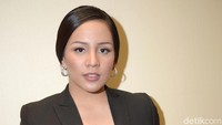 Ia pun mengaku tegang saat memerankan sosok ibu di film barunya itu. Noel/detikFoto