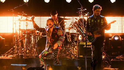 Kolaborasi RHCP dan Post Malone Bikin Rusuh Grammy 2019