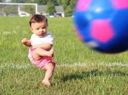 Aksi Lucu Nan Menggemaskan Saat Bayi Berolahraga