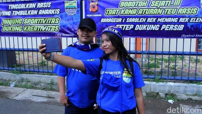 Spanduk Anti Anarkis Bertebaran Jelang Laga Persib vs Persiwa