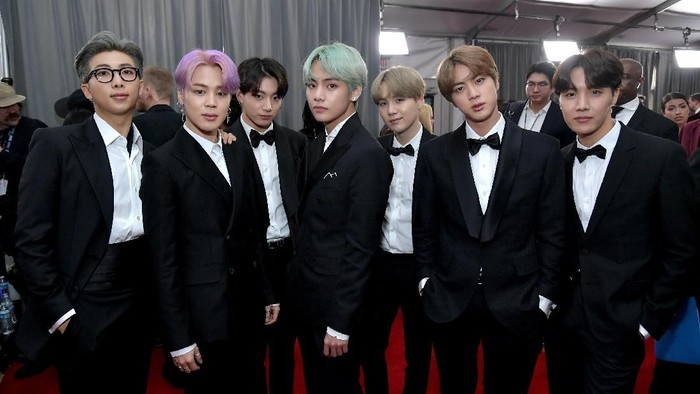 LOS ANGELES, CA - FEBRUARY 10:  BTS attends the 61st Annual GRAMMY Awards at Staples Center on February 10, 2019 in Los Angeles, California.  (Photo by Neilson Barnard/Getty Images for The Recording Academy)