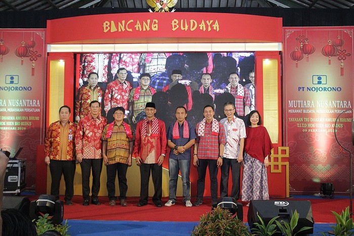 Mengenal Budaya Peranakan di Tanah Jawa Lewat Peragaan Busana Batik