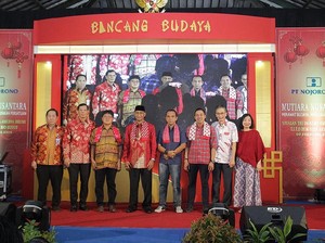 Mengenal Budaya Peranakan di Tanah Jawa Lewat Peragaan Busana Batik