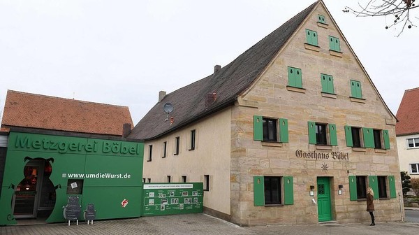 Adalah Boebel Bratwurst Bed and Breakfast, sebuah penginapan unik bertema sosis yang ada di Jerman. Dari luar memang tampak biasa saja (AFP) Adalah Boebel Bratwurst Bed and Breakfast, sebuah penginapan unik bertema sosis yang ada di Jerman. Dari luar memang tampak biasa saja (AFP)