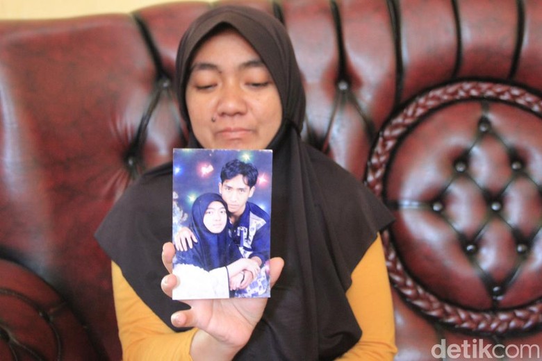 Pilu Istri soal Bos Tekstil Bandung Diduga Dimutilasi di Malaysia Pilu Istri soal Bos Tekstil Bandung Diduga Dimutilasi di Malaysia