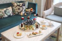 Nikmati Afternoon Tea dengan Kue Ikonik dari 10 Negara di Lounge Ini