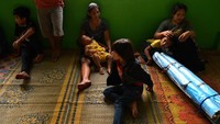 Erupsi Gunung Karangetang yang terjadi pada 4 Februari lalu, membuat ratusan warga yang berada di titik rawan dievakuasi ke tempat yang lebih aman. Ada empat kecamatan yang terdampak erupsi yakni Siau Barat Utara, Siau Tengah, Siau Timur, dan Siau Timur Selatan
