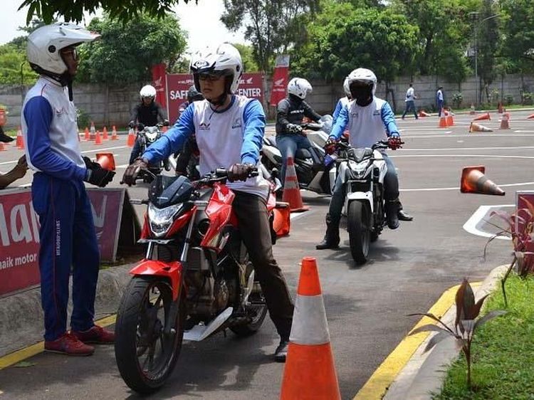 Edukasi Safety Riding di Saat Imlek 2019
