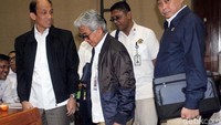 Selanjutnya, jaminan ketersediaan gas dan harga gas domestik, roadmap pengembangan jaringan gas untuk industri, komersil, dan rumah tangga. 